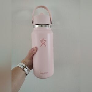 Hydro Flask Blush Pink Bottle